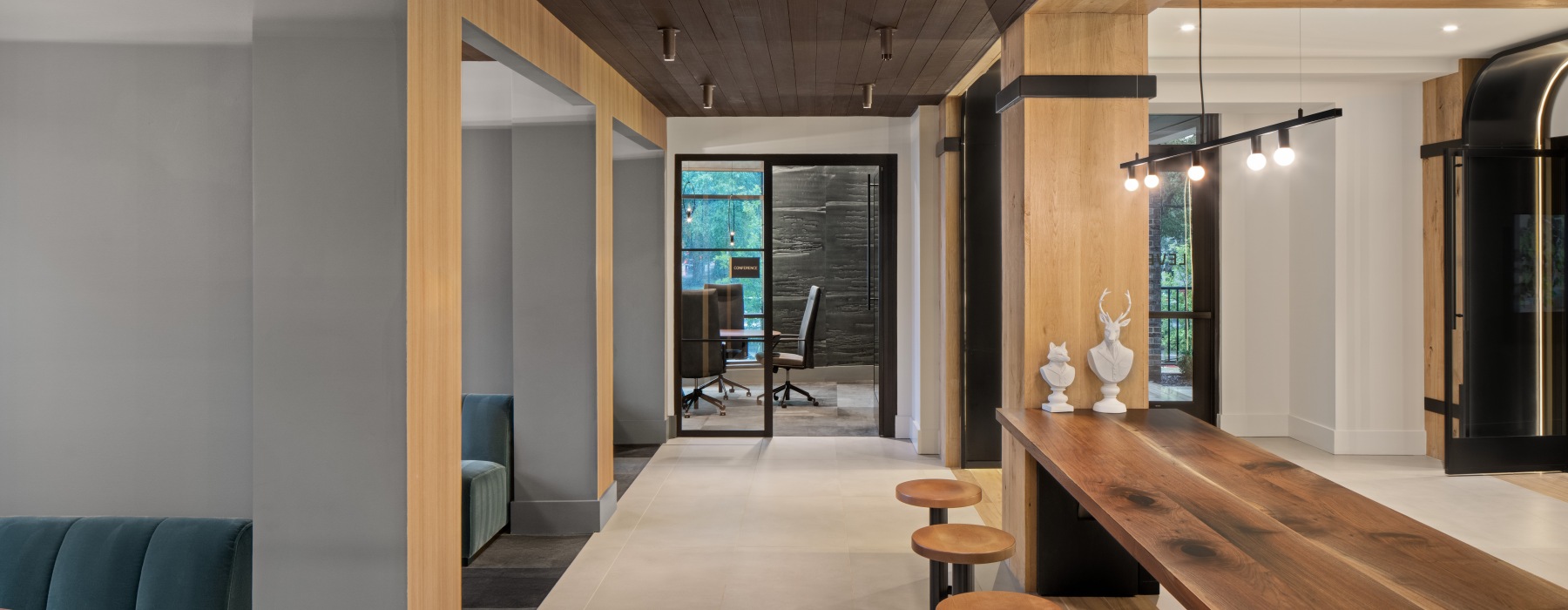 room with tables and ample seating 